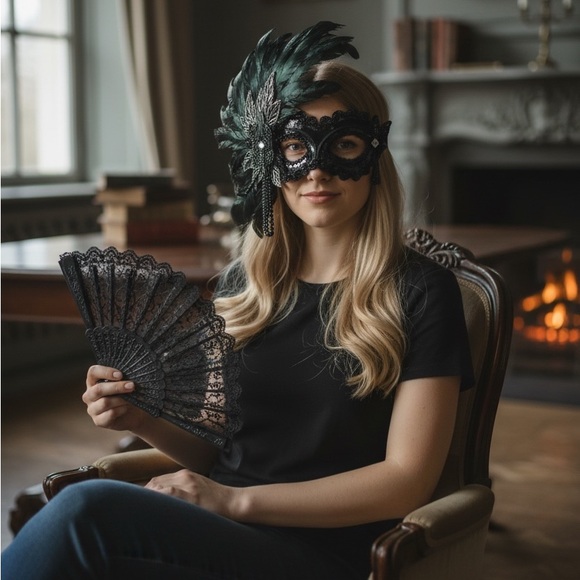 Handmade Emerald / Black Feathered Masquerade Mask - Picture 4 of 7